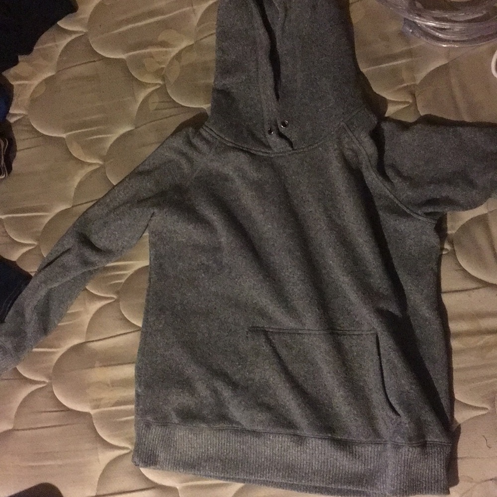 selling a grey women’s xxl hoodie